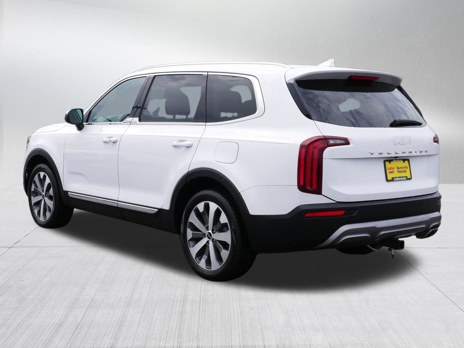 Used 2022 Kia Telluride EX w/ EX Premium Package FWD image 5