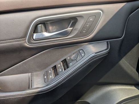 Used 2023 Nissan Rogue Platinum w/ Platinum Premium Package image 12