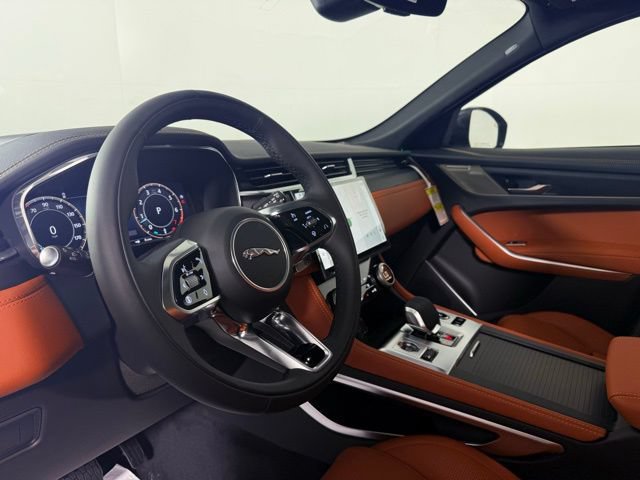 Used 2026 Jaguar F-PACE R-Dynamic S AWD/4WD image 9