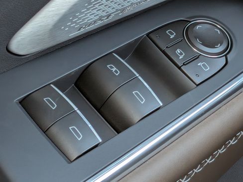 New 2026 GMC Acadia Denali Ultimate w/ LPO, Floor Liner Package image 24