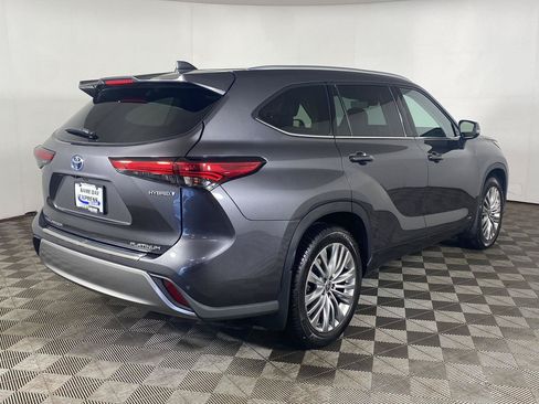 Used 2022 Toyota Highlander Platinum AWD/4WD image 6
