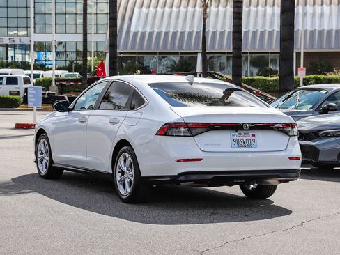 Certified 2025 Honda Accord LX image 4