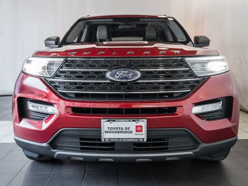 Used 2021 Ford Explorer XLT w/ Equipment Group 202A AWD/4WD image 2