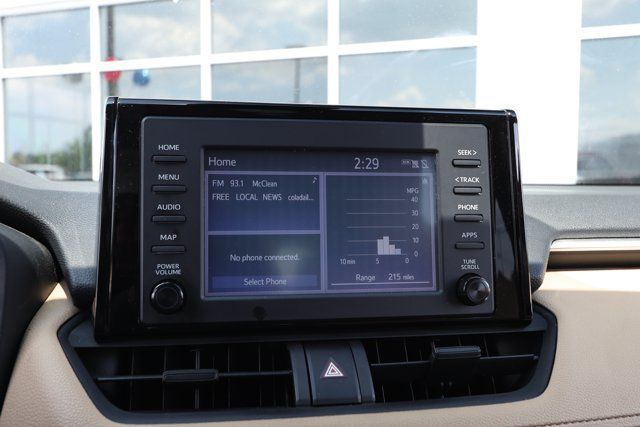 Used 2019 Toyota RAV4 LE FWD image 16