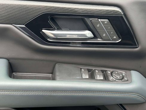 Used 2025 GMC Yukon AT4 w/ LPO, Floor Liner Package image 20