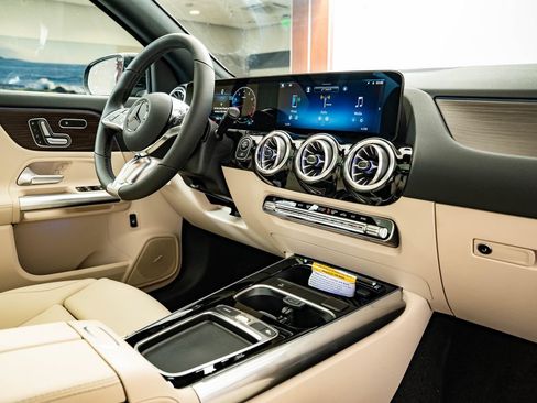 New 2026 Mercedes-Benz GLA 250 4MATIC image 48