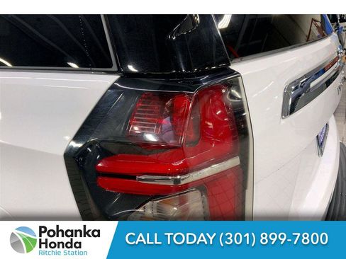 Used 2023 Chevrolet Tahoe LT w/ Luxury Package image 30