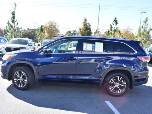 Used 2016 Toyota Highlander XLE image 6