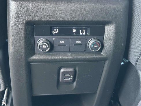 Certified 2023 Chevrolet Traverse RS image 16