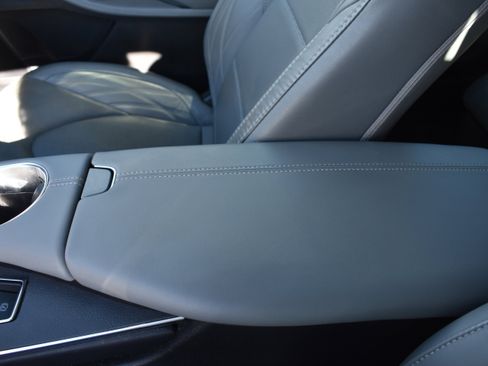 Used 2020 Toyota Avalon Limited image 23