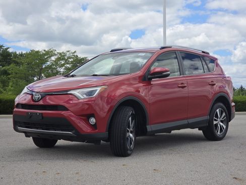 Used 2017 Toyota RAV4 XLE w/ All Weather Liner Package AWD/4WD image 15