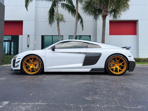 Used 2017 Audi R8 V10 plus AWD/4WD image 7