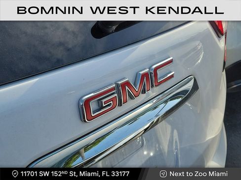 Used 2022 GMC Terrain SLE image 4