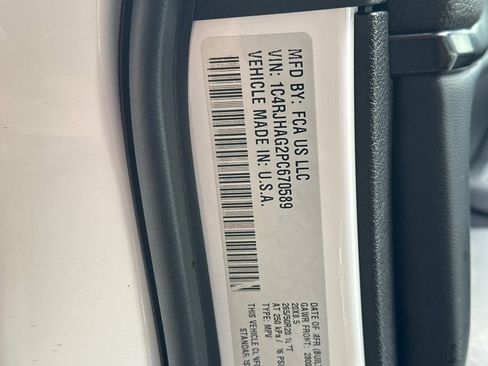 Used 2023 Jeep Grand Cherokee Altitude image 35