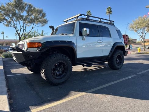 Used 2012 Toyota FJ Cruiser 4WD image 2
