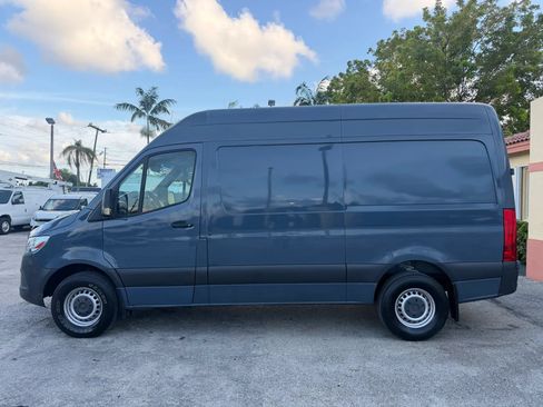 Used 2019 Mercedes-Benz Sprinter 144 image 2