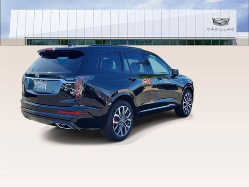 Used 2025 Cadillac XT6 Sport w/ Technology Package image 8