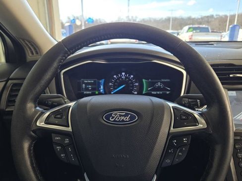 Used 2019 Ford Fusion Titanium image 29