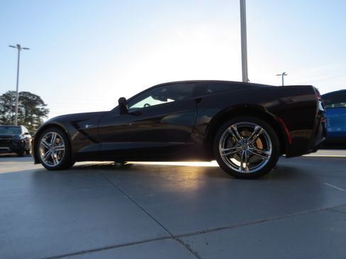 Used 2017 Chevrolet Corvette Stingray Coupe w/ LPO, Stingray Logo Package RWD image 6
