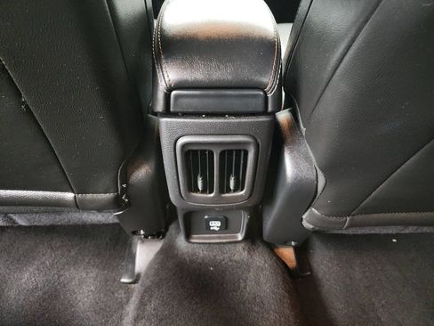 Used 2018 Jeep Compass Latitude FWD image 25