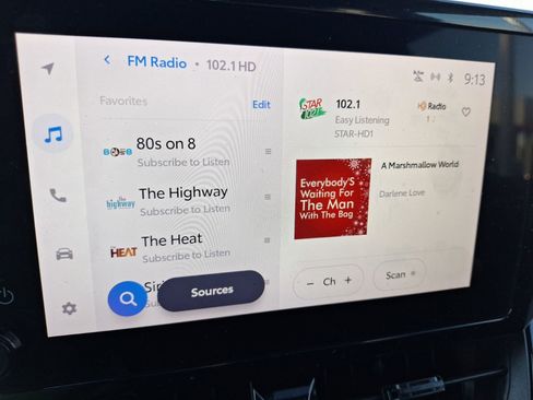 Used 2023 Toyota Corolla LE image 25