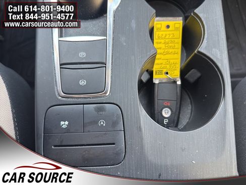 Used 2020 Ford Escape SE image 32