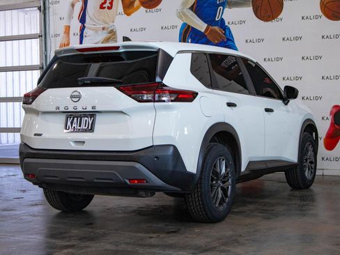 Used 2022 Nissan Rogue S image 24