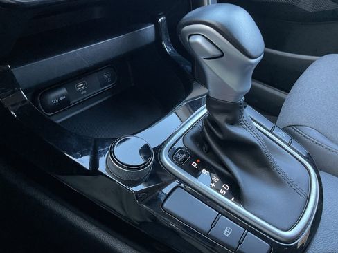 Used 2025 Kia Seltos S image 36