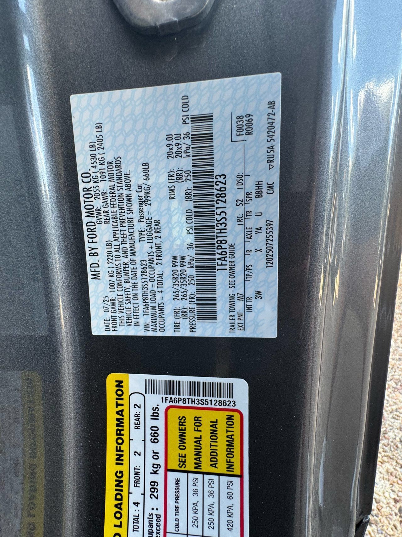 Used 2025 Ford Mustang Premium RWD image 27