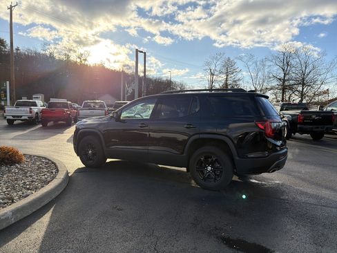 Used 2023 GMC Acadia AT4 w/ Preferred Package image 8