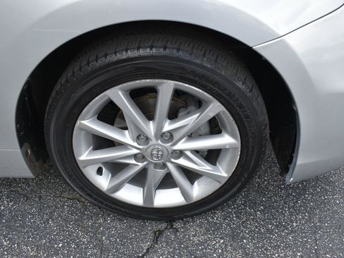 Used 2012 Toyota Prius V Five FWD image 36