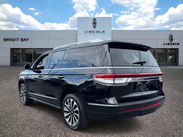 Used 2023 Lincoln Navigator Reserve AWD/4WD image 4