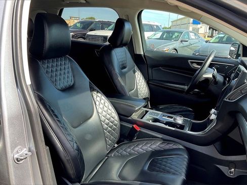 Used 2024 Ford Edge Titanium image 31