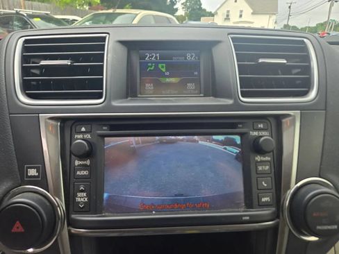 Used 2013 Toyota Highlander Limited AWD/4WD image 40
