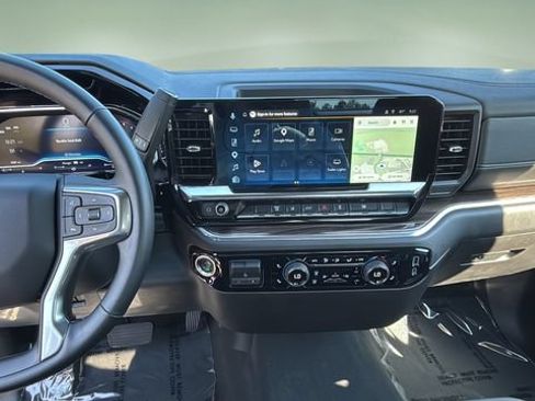 Used 2025 Chevrolet Silverado 2500 LT w/ Convenience Package RWD image 11
