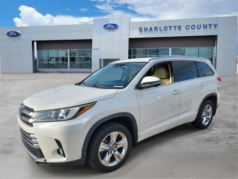 Used 2019 Toyota Highlander Limited Platinum image 2