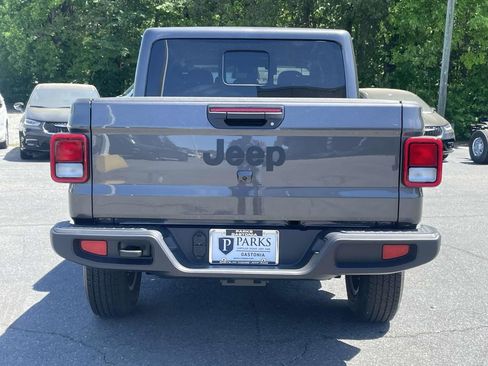 New 2026 Jeep Gladiator Sport AWD/4WD image 7