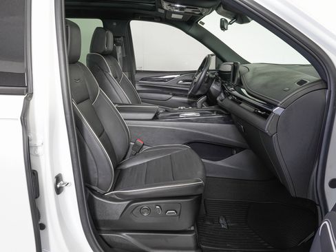 Used 2024 Cadillac Escalade Sport w/ Touring Package image 9