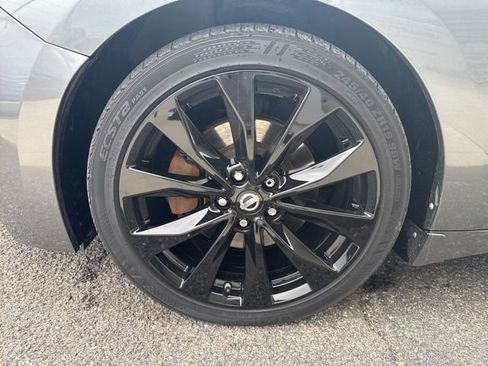 Used 2017 Nissan Maxima SR w/ Midnight Edition image 6