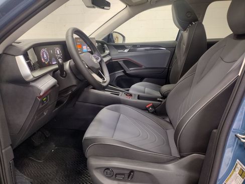 New 2026 Volkswagen Tiguan SE AWD/4WD image 24