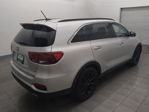 Used 2020 Kia Sorento S FWD image 9
