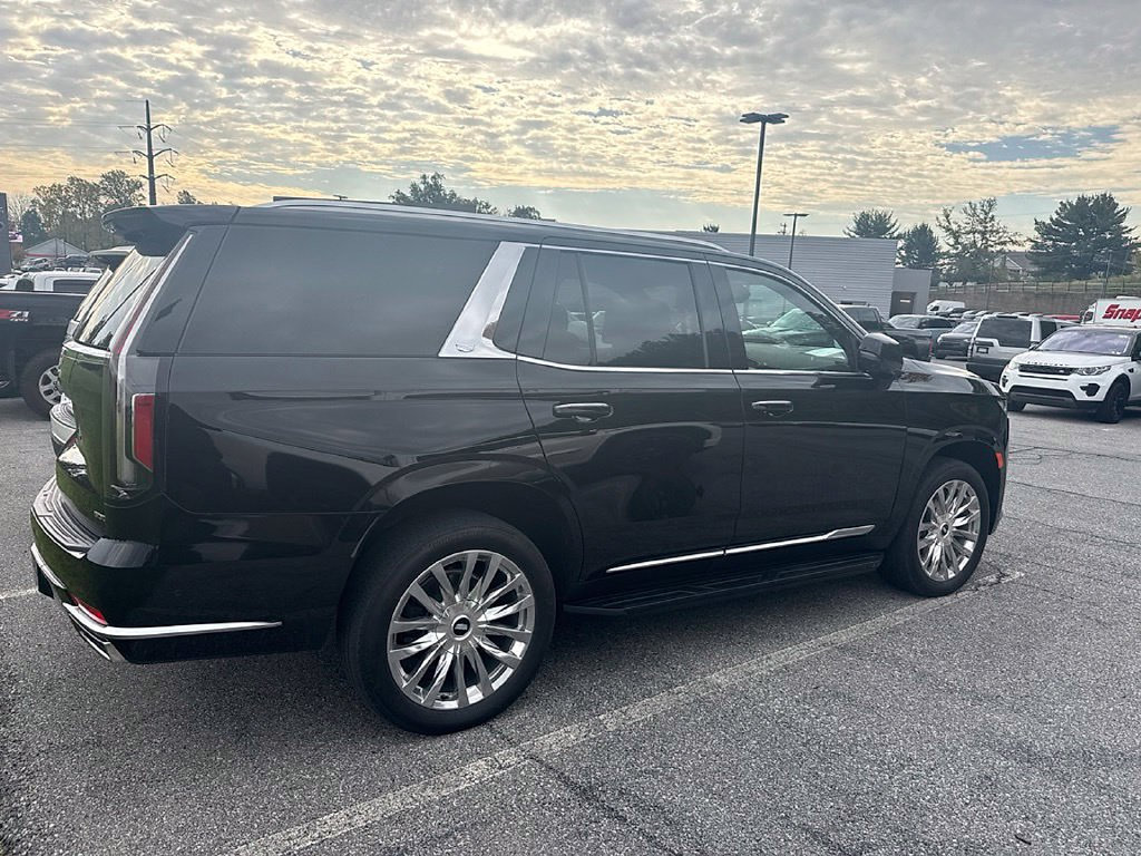 Used 2023 Cadillac Escalade Premium Luxury w/ Performance Package AWD/4WD image 6