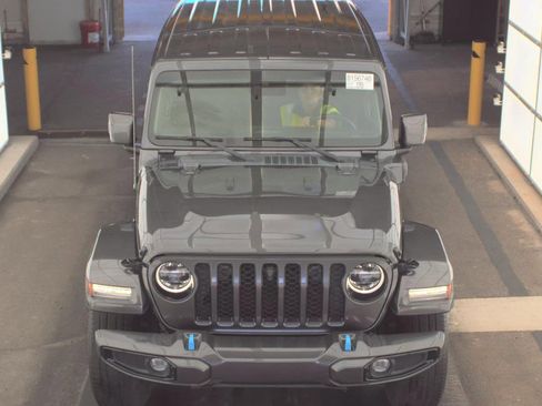 Used 2021 Jeep Wrangler Unlimited Sahara AWD/4WD image 3