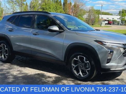 Certified 2024 Chevrolet Trax LT w/ Driver Confidence Package FWD image 2
