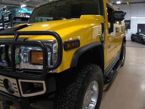 Used 2003 HUMMER H2 w/ Preferred Equipment Group image 14