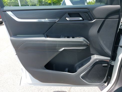 New 2025 GMC Acadia Elevation image 29