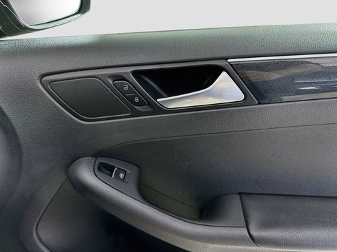 Used 2017 Volkswagen Jetta SEL FWD image 31