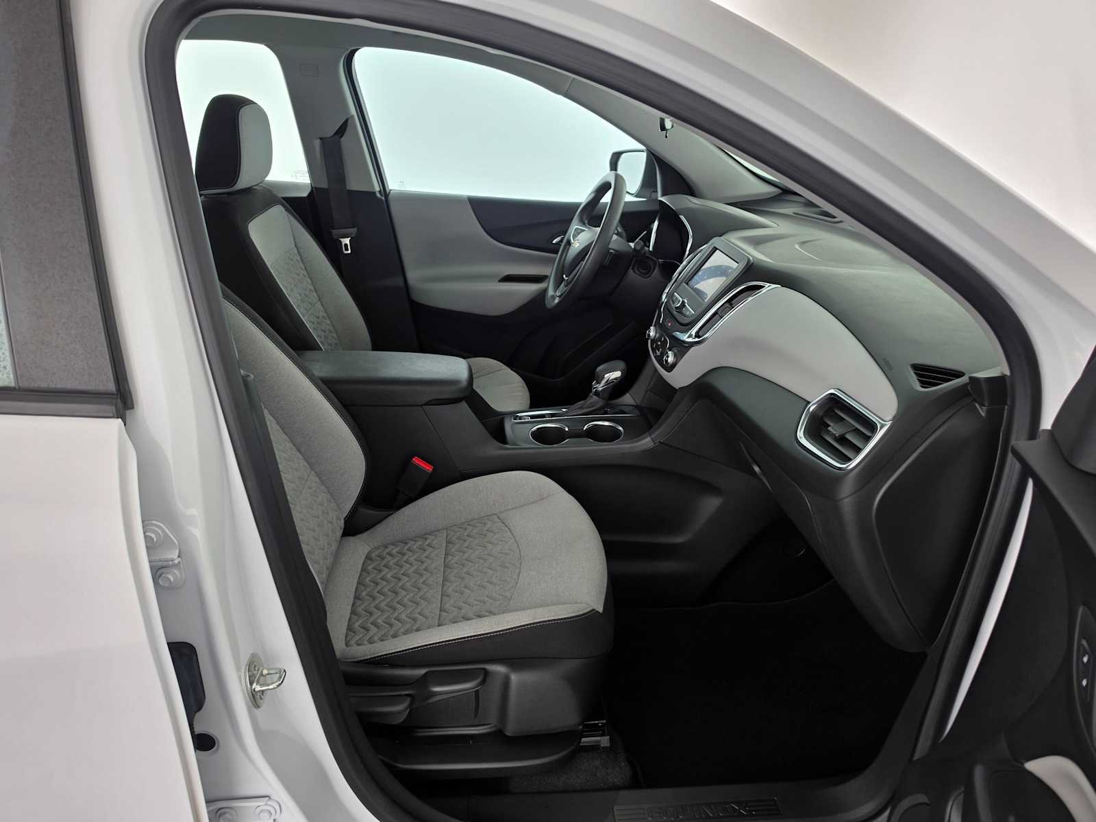 Used 2023 Chevrolet Equinox LS FWD image 10