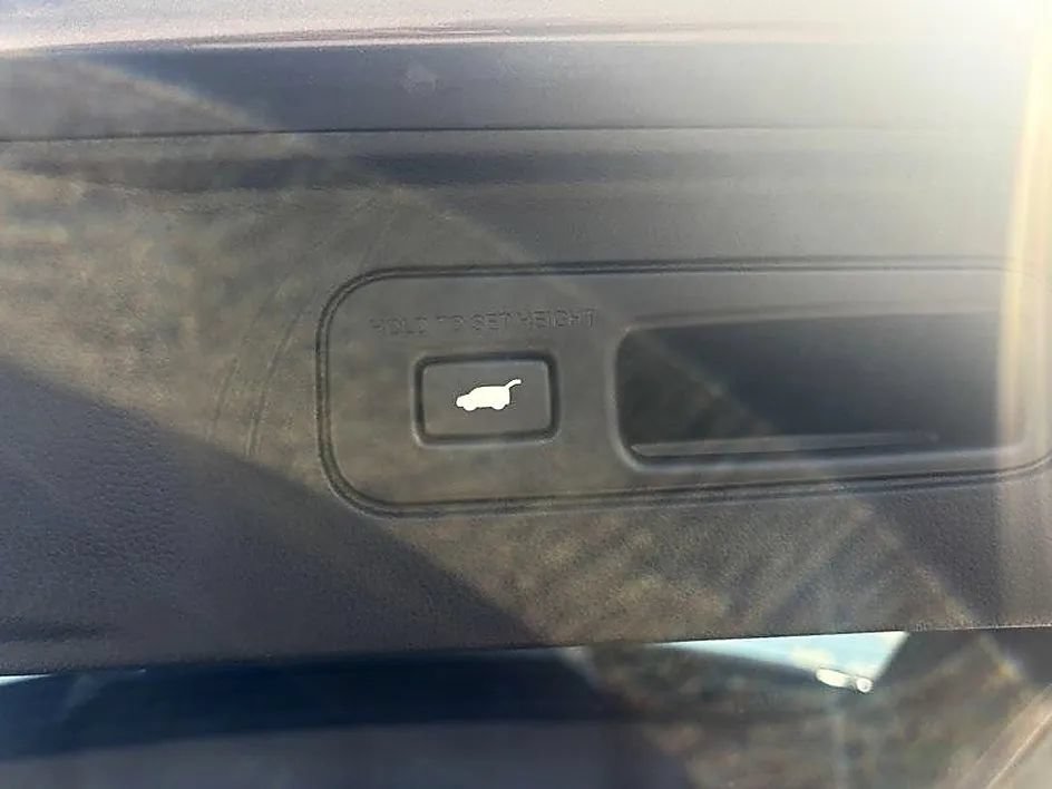 Used 2025 Honda Pilot Elite image 39