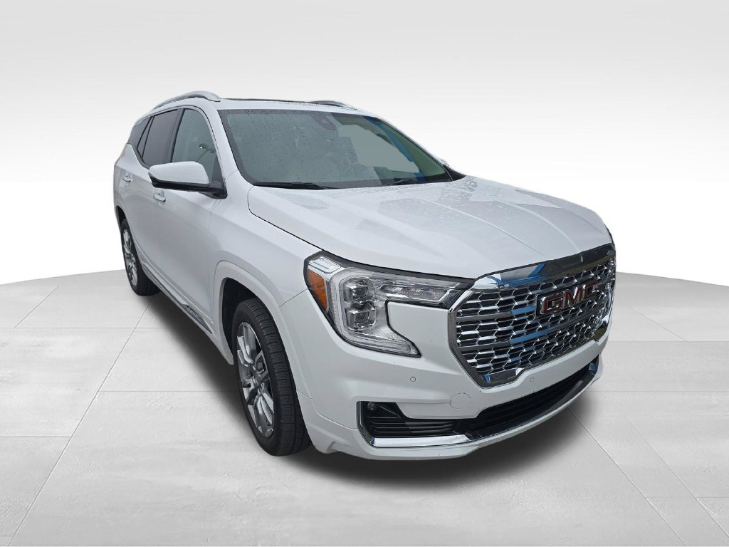 Used 2023 GMC Terrain Denali AWD/4WD image 4